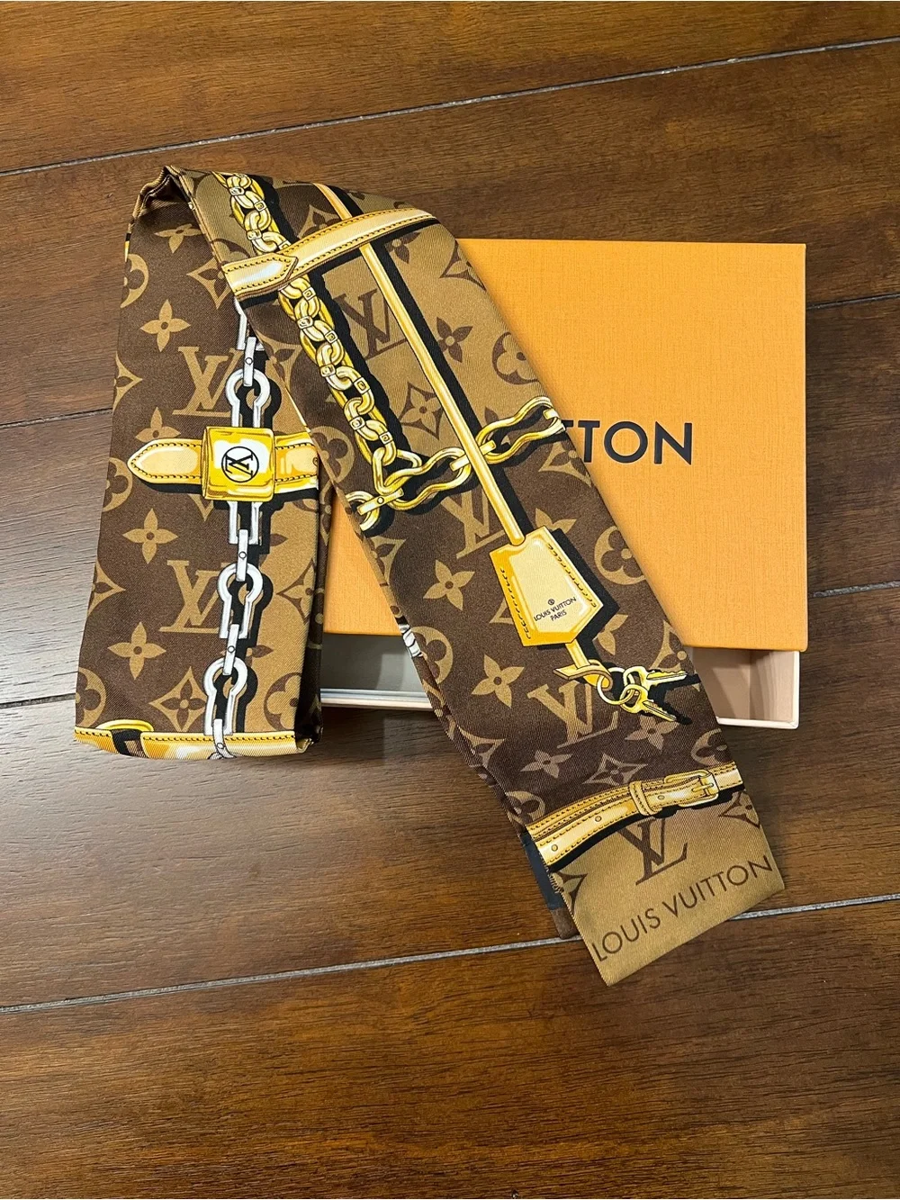 ❤️ Louis Vuitton Monogram Confidential Bandeau Silk Scarf